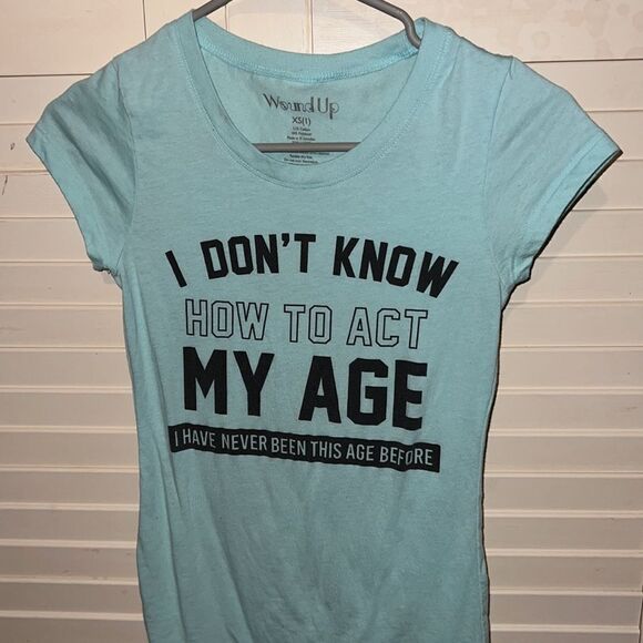 Wound up light blue short sleeve graphic shirt - Picture 2 of 3